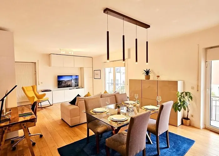 Bright 2 Bedrooms Flat W Parking&Balcony-Fent1