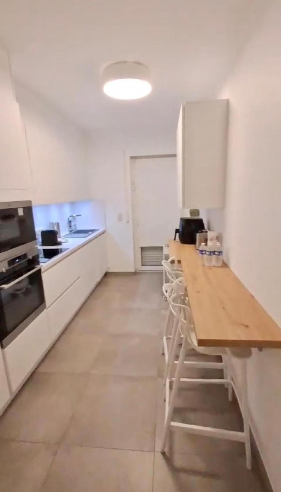 Bright 2 Bedrooms Flat W Parking&balcony-fent1 Apartment
