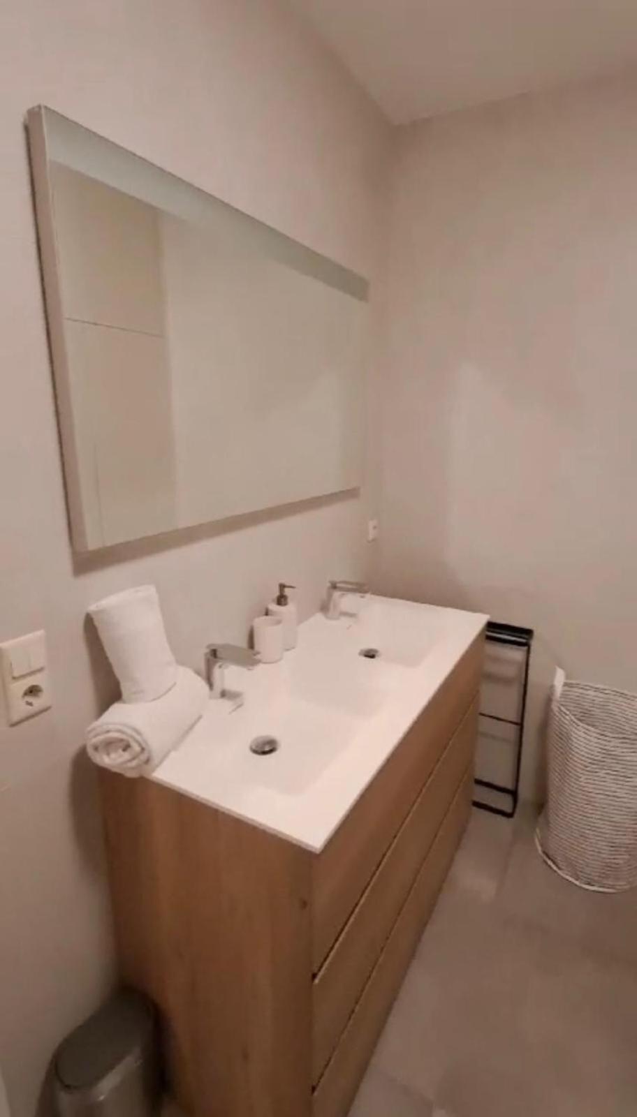 Bright 2 Bedrooms Flat W Parking&balcony-fent1 * Luxemburg